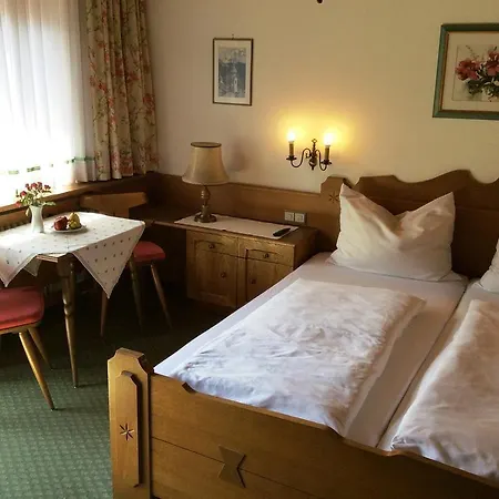 Gaestehaus Laerchenheim Guest house 3*