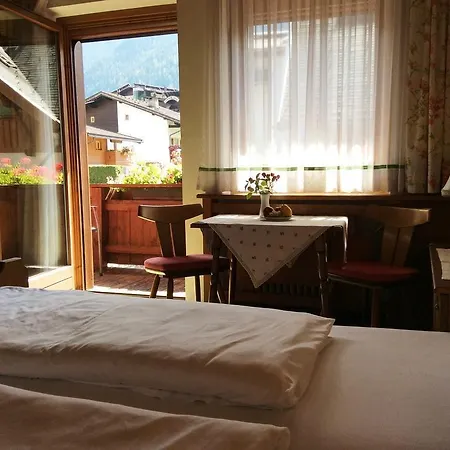 Guest house Gaestehaus Laerchenheim Mayrhofen